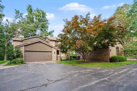 3610 Woodcliff Dr, Kalamazoo, MI 49008