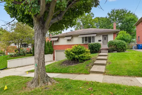 717 Madison Pl, Ann Arbor, MI 48103