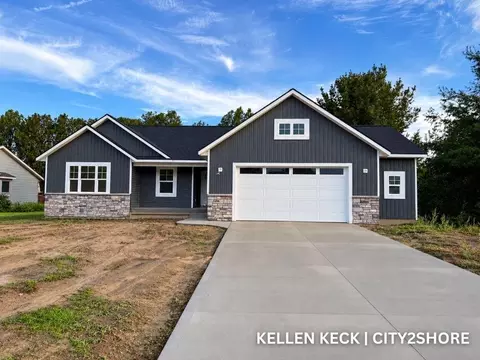 10351 Sara Mae Dr, Zeeland, MI 49464