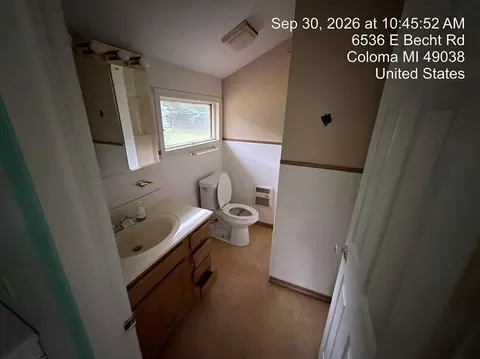 Bath - 6536 E Becht Rd, Coloma, MI 49038 photo 4 of 4
