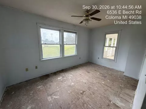 Bedroom - 6536 E Becht Rd, Coloma, MI 49038 photo 1 of 6