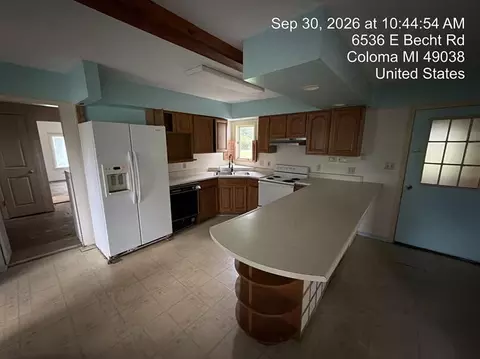Kitchen - 6536 E Becht Rd, Coloma, MI 49038 photo 1 of 1
