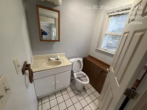 Bath - 6536 E Becht Rd, Coloma, MI 49038 photo 1 of 4