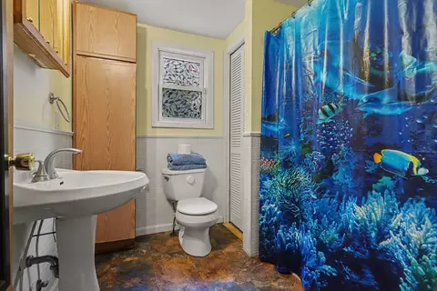 Bath - 512 Washington St, Marshall, MI 49068 photo 1 of 1
