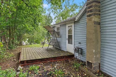 Exterior - 512 Washington St, Marshall, MI 49068 photo 5 of 11