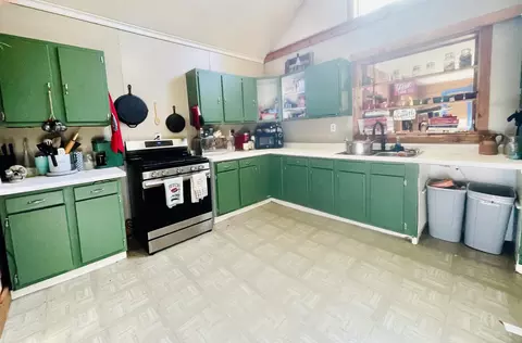 Kitchen - 2513 E Ganson St, Jackson, MI 49202 photo 3 of 5