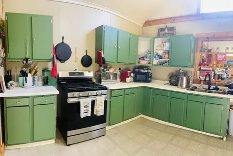 Kitchen - 2513 E Ganson St, Jackson, MI 49202 photo 1 of 5