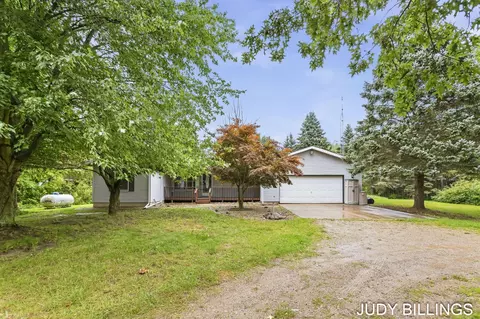 6675 120th Ave, Fennville, MI 49408