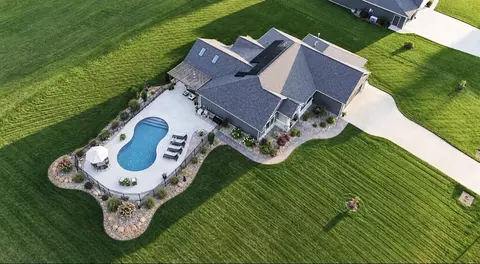627 Blackberry Dr, Coldwater, MI 49036