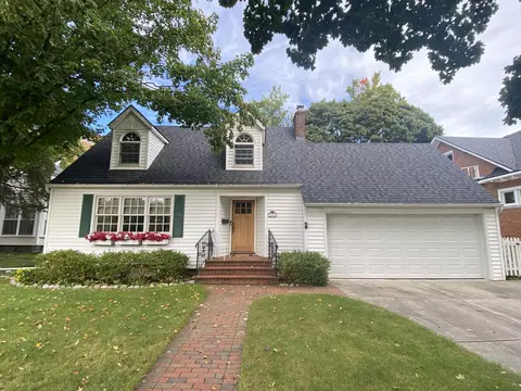 306 W Main St, Northville, MI 48167