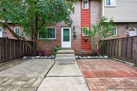552 Terrace Ln E, Ypsilanti, MI 48198