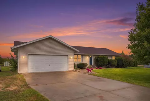 2767 Russell Rd, Baroda, MI 49101