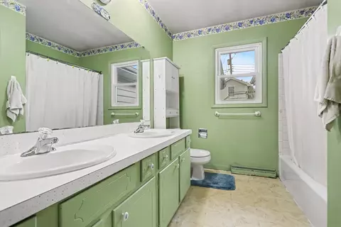 Bath - 613 Spring St, Three Rivers, MI 49093 photo 2 of 3