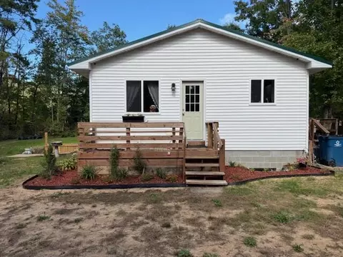 772 N Sycamore, Howard City, MI 49329