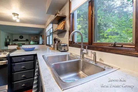 Kitchen - 10861 68th Ave, Allendale, MI 49401 photo 4 of 4