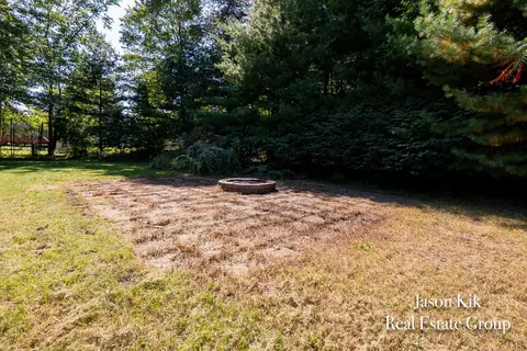 Exterior - 10861 68th Ave, Allendale, MI 49401 photo 9 of 16