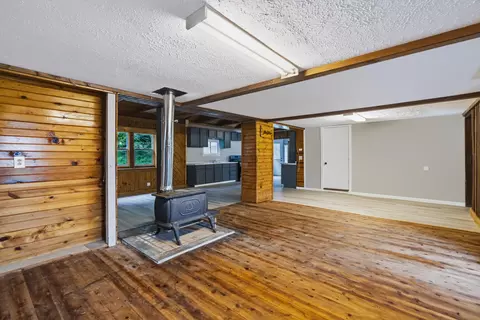 Living - 55470 Flatbush Rd, Three Rivers, MI 49093 photo 2 of 4