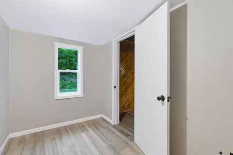 Bedroom - 55470 Flatbush Rd, Three Rivers, MI 49093 photo 3 of 4