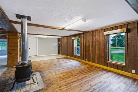 Living - 55470 Flatbush Rd, Three Rivers, MI 49093 photo 4 of 4
