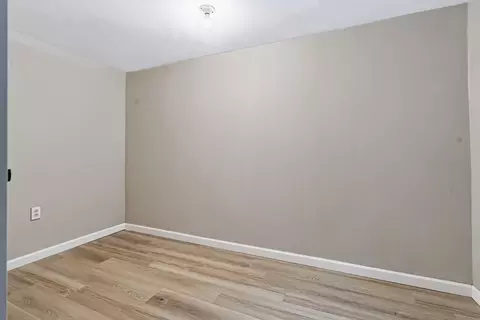 Bedroom - 55470 Flatbush Rd, Three Rivers, MI 49093 photo 2 of 4