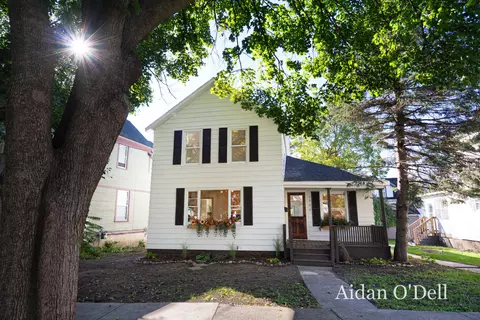 1002 Butterworth St SW, Grand Rapids, MI 49504