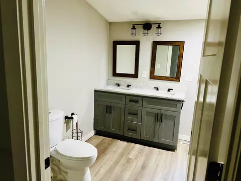 Bath - 1504 Devries Dr, Gladwin, MI 48624 photo 3 of 6