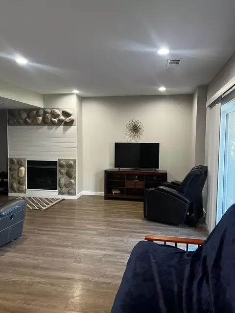 Living - 1504 Devries Dr, Gladwin, MI 48624 photo 2 of 2