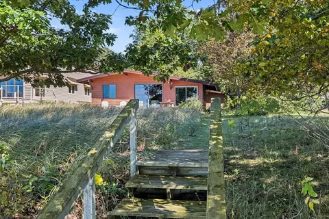 5865 Lakeshore Ave, Holland, MI 49424