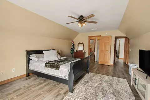 Bedroom - 63010 Youngs Prairie Rd, Constantine, MI 49042 photo 8 of 8