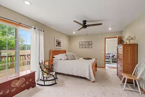Bedroom - 63010 Youngs Prairie Rd, Constantine, MI 49042 photo 2 of 8
