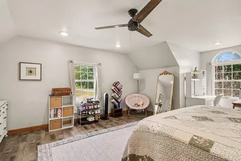 Bedroom - 63010 Youngs Prairie Rd, Constantine, MI 49042 photo 4 of 8