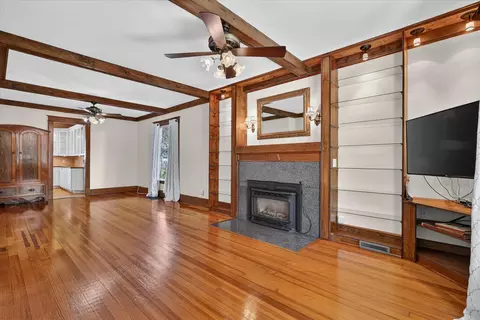 Living - 218 Exchange St, Marshall, MI 49068 photo 3 of 7
