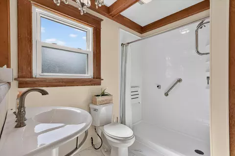 Bath - 218 Exchange St, Marshall, MI 49068 photo 2 of 3