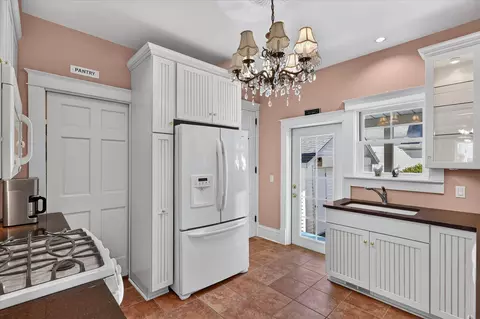 Kitchen - 218 Exchange St, Marshall, MI 49068 photo 1 of 5