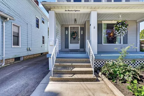 Exterior - 218 Exchange St, Marshall, MI 49068 photo 4 of 9