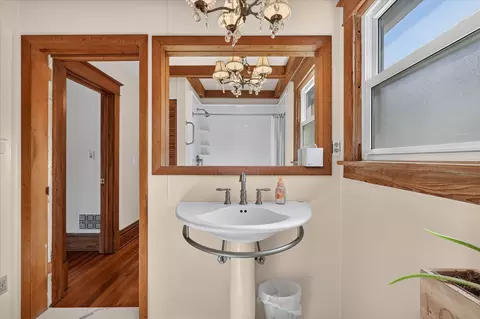 Bath - 218 Exchange St, Marshall, MI 49068 photo 3 of 3