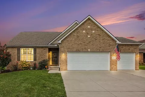 8833 Natalie Ct, Ypsilanti, MI 48197