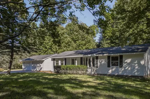 560 N Green Creek Rd, Muskegon, MI 49445