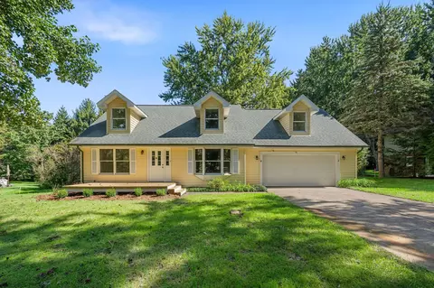 43618 Carla Dr, Paw Paw, MI 49079