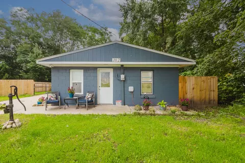 102 E Beers St, Decatur, MI 49045