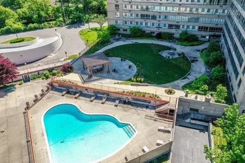 8900 E Jefferson Ave E #1012, Detroit, MI 48214