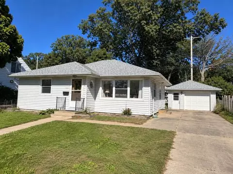 1412 Winchester Dr, Muskegon, MI 49441