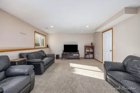 Living - 2482 Willow View Dr, Jenison, MI 49428 photo 4 of 5