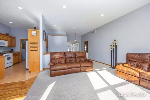 Living - 2482 Willow View Dr, Jenison, MI 49428 photo 2 of 5