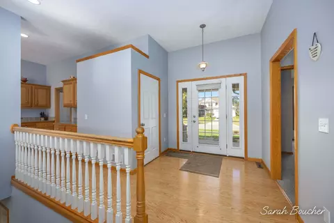 Entry Way - 2482 Willow View Dr, Jenison, MI 49428 photo 1 of 2