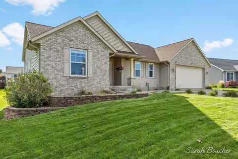 Exterior - 2482 Willow View Dr, Jenison, MI 49428 photo 2 of 10