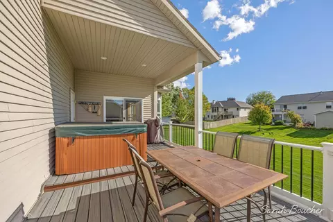 Exterior - 2482 Willow View Dr, Jenison, MI 49428 photo 6 of 10