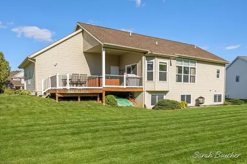 Exterior - 2482 Willow View Dr, Jenison, MI 49428 photo 7 of 10