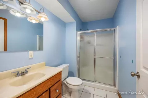 Bath - 2482 Willow View Dr, Jenison, MI 49428 photo 3 of 3