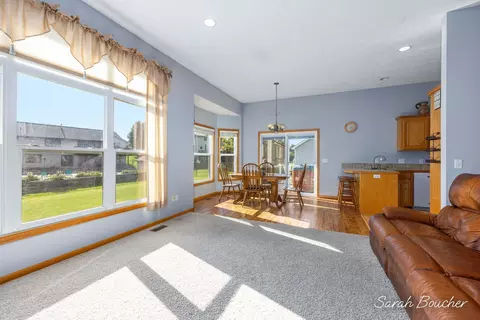 Living - 2482 Willow View Dr, Jenison, MI 49428 photo 3 of 5